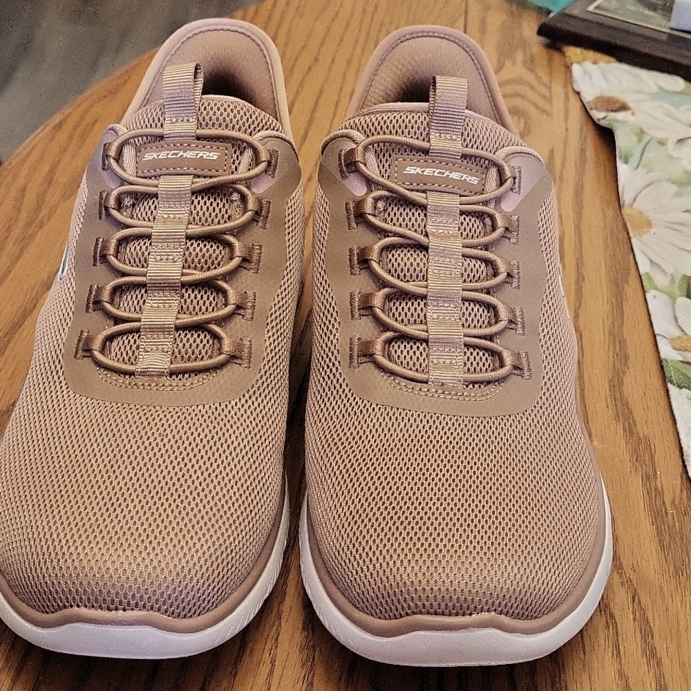 Skechers Women's Summits Slip-ins Smooth Stride Sneaker Shoes Size 9 Tan/Rose